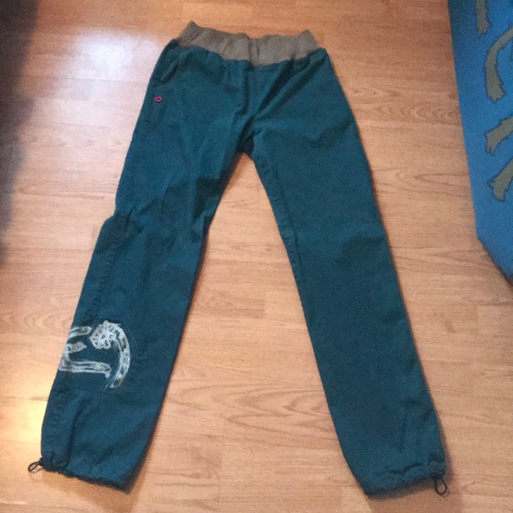 E9 Gianna Story. Climbing pants.